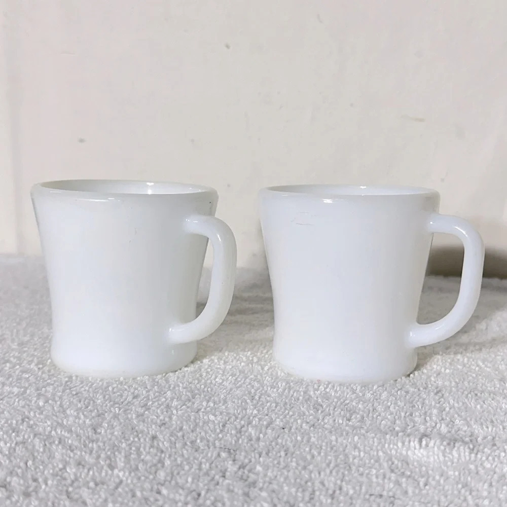 Vintage  Federal Heat Proof Milk Glass Mugs x2